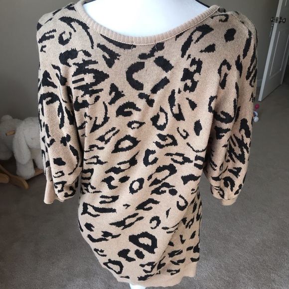 Leopard print sweater with v neck - Picture 3 of 4